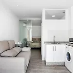 Estudios Deluxe Cerca Del Centro דירה