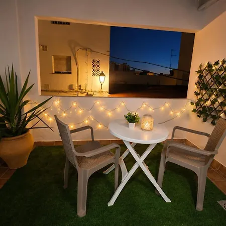 Bonitos Estudios Con Terraza Cerca Del Centro *