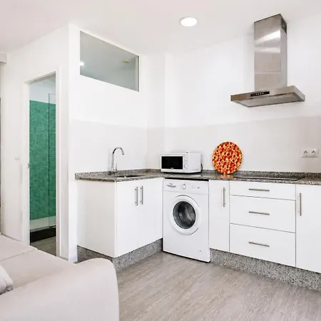 Bonitos Estudios Con Terraza Cerca Del Centro Apartment *